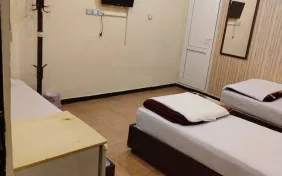 اتاق دو تخته (با حمام و سرویس بهداشتی) (اقامت با صبحانه)