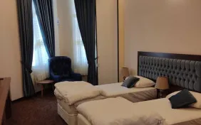 اتاق دوتخته برای یک نفر (اقامت با صبحانه)