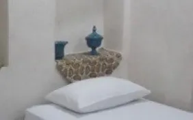 اتاق یک تخته طبقه همکف (اقامت با صبحانه)