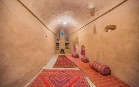 اتاق هفت نفره کف خواب (اقامت با صبحانه)