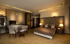 اتاق دو تخته دبل با جکوزی (اقامت با صبحانه)