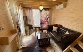 اتاق دوتخته فلت طبقاتی بالا (اقامت با صبحانه)
