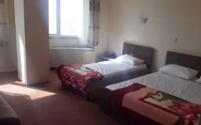 سوئیت پنج نفره (اقامت با صبحانه)