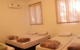 اتاق شش تخته (تور کویرگردی)