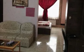 سوئیت دو خوابه پنج نفره (اقامت با صبحانه)