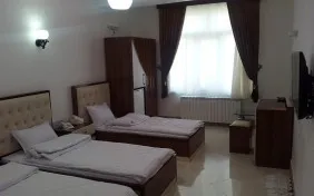 اتاق سه تخته (اقامت با صبحانه)