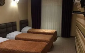 اتاق سه تخته (اقامت با صبحانه)