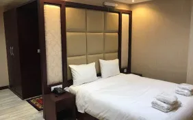 اتاق دو تخته برای یک نفر اکونومی (اقامت با صبحانه)