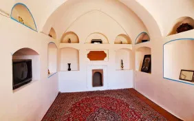 اتاق دونفره کفخواب(عدم سرویس بهداشتی) (اقامت تک)