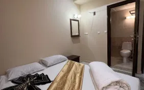 سوئیت دوخوابه هشت تخته (اقامت)