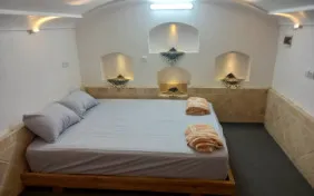 اتاق دوتخته دبل سرداب (اقامت با صبحانه)