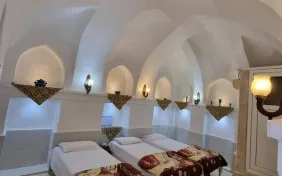 اتاق سه تخته طبقه همکف (اقامت با صبحانه)