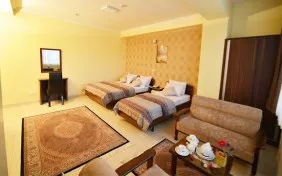 اتاق سه تخته (اقامت با صبحانه)