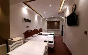 سوئیت پنج نفره (اقامت با صبحانه)
