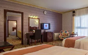 سوئیت رویال چهار نفره (اقامت با صبحانه)