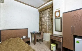 اتاق دو تخته برای یک نفر (اقامت با صبحانه)