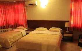 آپارتمان یک خوابه سه نفره (اقامت با صبحانه)