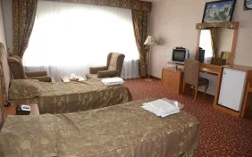 اتاق سه تخته (اقامت با صبحانه)
