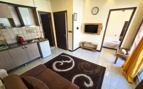 سوئیت سه تخته و یک کاناپه (اقامت با صبحانه)