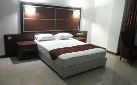 اتاق یک تخته (اقامت با صبحانه)