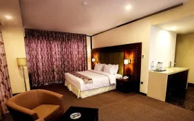 اتاق لوکس دو تخته (اقامت با صبحانه)