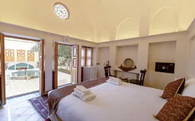 اتاق 102(دو تخته) (اقامت با صبحانه)