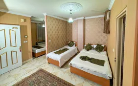 اتاق پنج تخته (اقامت با صبحانه)