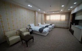 اتاق سه تخته (اقامت با صبحانه)