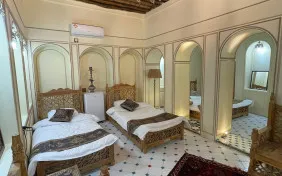 اتاق دو تخته همایونی (اقامت با صبحانه)