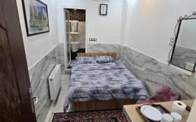 اتاق دو تخته دبل( فاقد سرویس بهداشتی و حمام ) (اقامت تک)