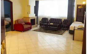 آپارتمان یکخوابه چهار نفره (اقامت با صبحانه) 