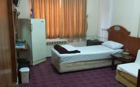 اتاق دوتخته برای یک نفر (اقامت با صبحانه)