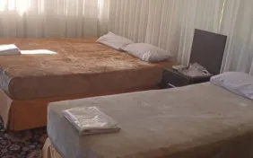 اتاق سه تخته (اقامت با صبحانه)