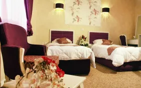 اتاق دوتخته برای یک نفر (اقامت با صبحانه)