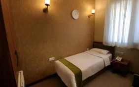 اتاق یک تخته (اقامت با صبحانه)