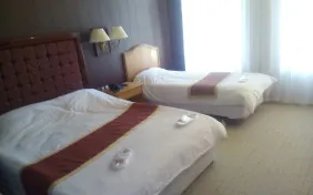 اتاق سه تخته (اقامت با صبحانه)