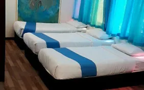 اتاق سه تخته (اقامت با صبحانه)