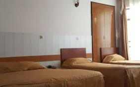 اتاق چهار تخته (اقامت با صبحانه)