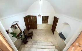 اتاق دو تخته دبل طبقه زیرهمکف (اقامت با صبحانه)