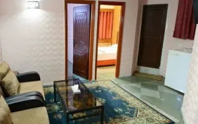 سوئیت چهار تخته دو خوابه (اقامت با صبحانه) 