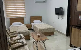سوئیت سه خوابه شش تخته (اقامت با صبحانه)