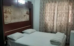 اتاق پنج تختت