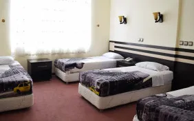 سوئیت چهار نفره (اقامت با صبحانه)