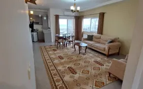آپارتمان دوخوابه پنج نفره رو به دریا(تخت+کاناپه) (اقامت با صبحانه)
