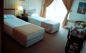 اتاق دو تخته توئین (اقامت با صبحانه)