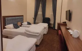 اتاق سه تخته (اقامت با صبحانه)