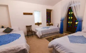 اتاق چهار تخته خلوتسرا (اقامت با صبحانه)