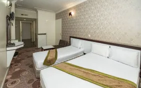 اتاق سه تخته (اقامت با صبحانه)