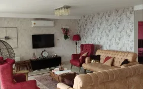 سوئیت سه خوابه شش نفره بنفشه (اقامت بدون صبحانه)