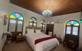 سوئیت دوتخته دبل تراس دار خان نشین (اقامت با صبحانه)